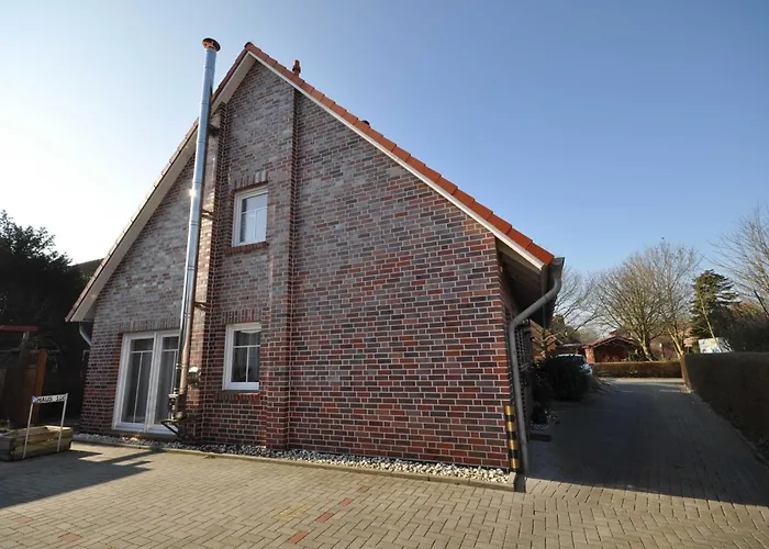 Nr 79 - Deichstrasse Naehe Yachthafen * Carolinensiel